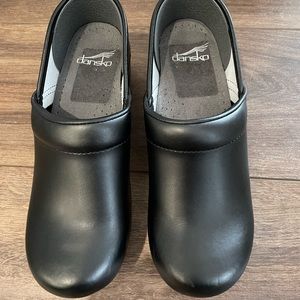 Dansko size 37 black